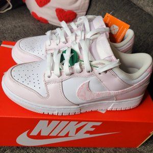 Nike pink dunks